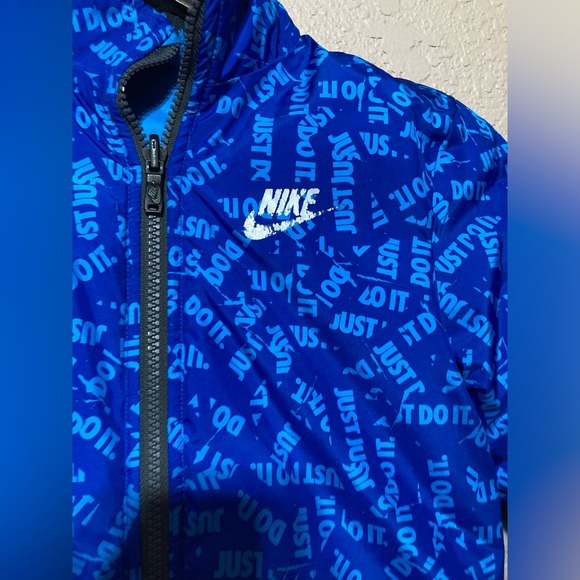 Nike puffy reversible jacket ￼ - Picture 2 of 6